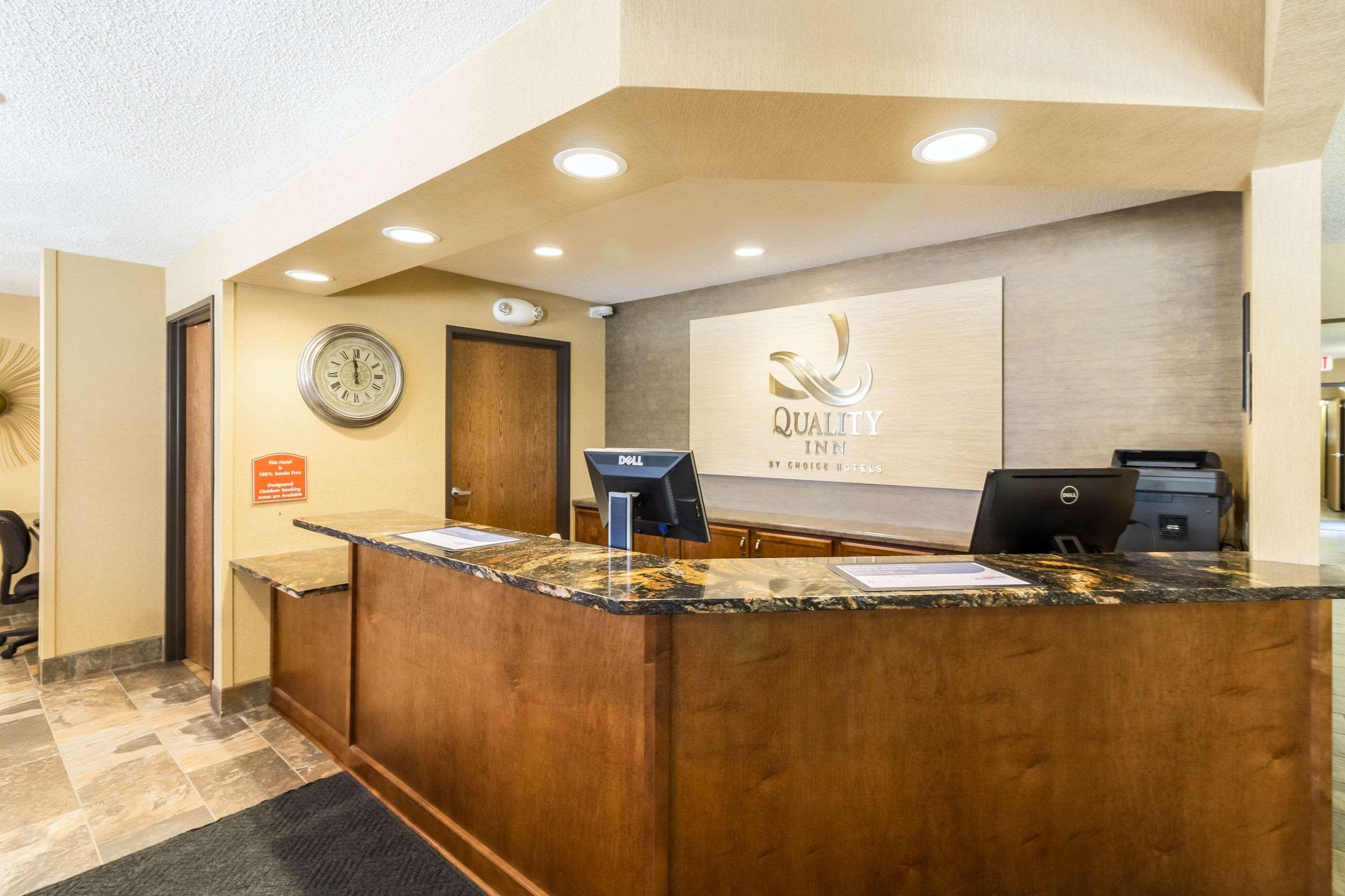 Quality Inn Marshall Mn Near University Екстер'єр фото